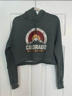 Authentic Get Lost Outfitters Colorado Graphic Cropped Hoodie Sweatshirt